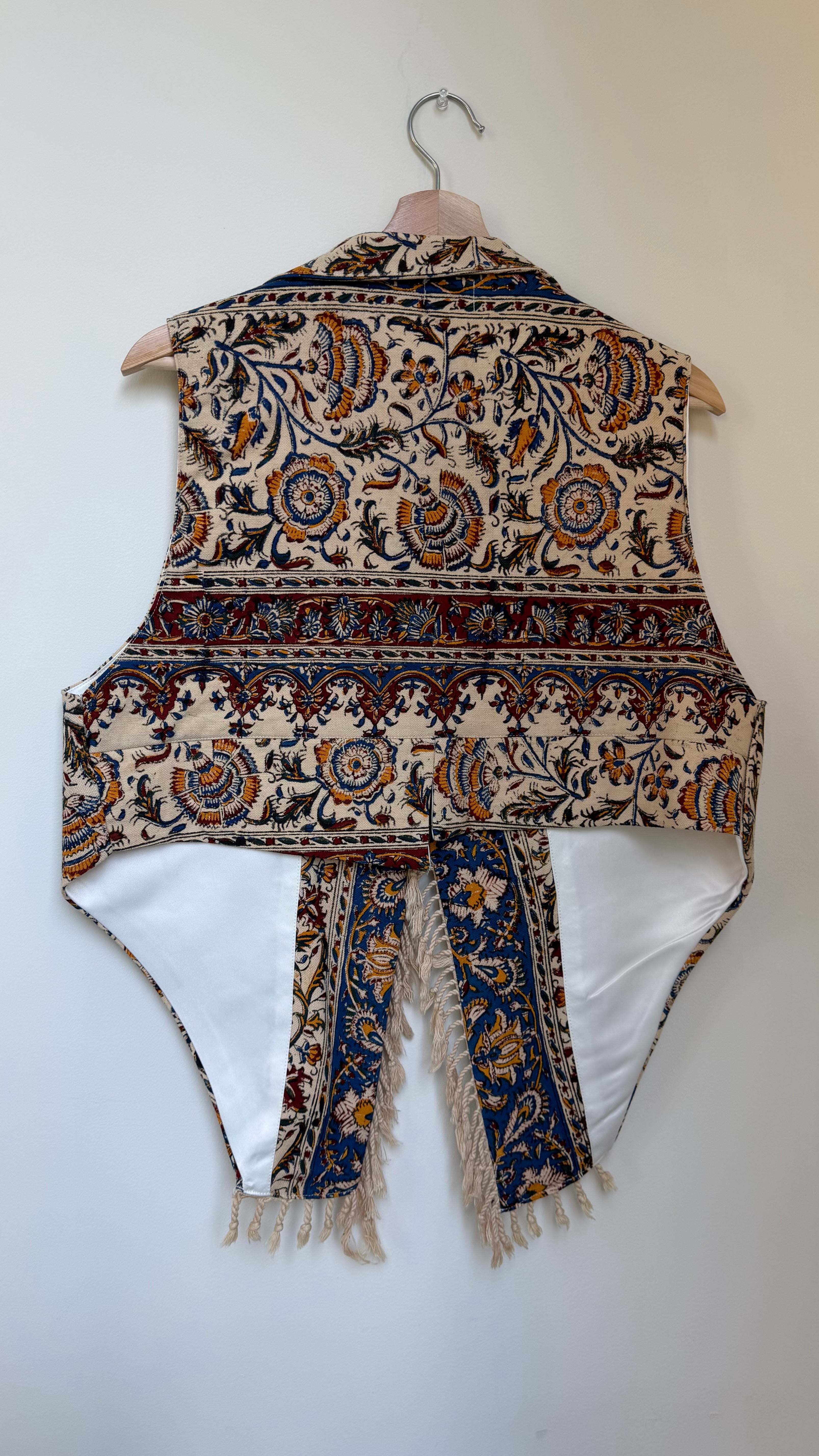 Naghshe Jahan Vest