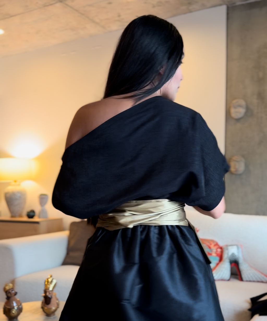 One-Shoulder Drape Top (black)