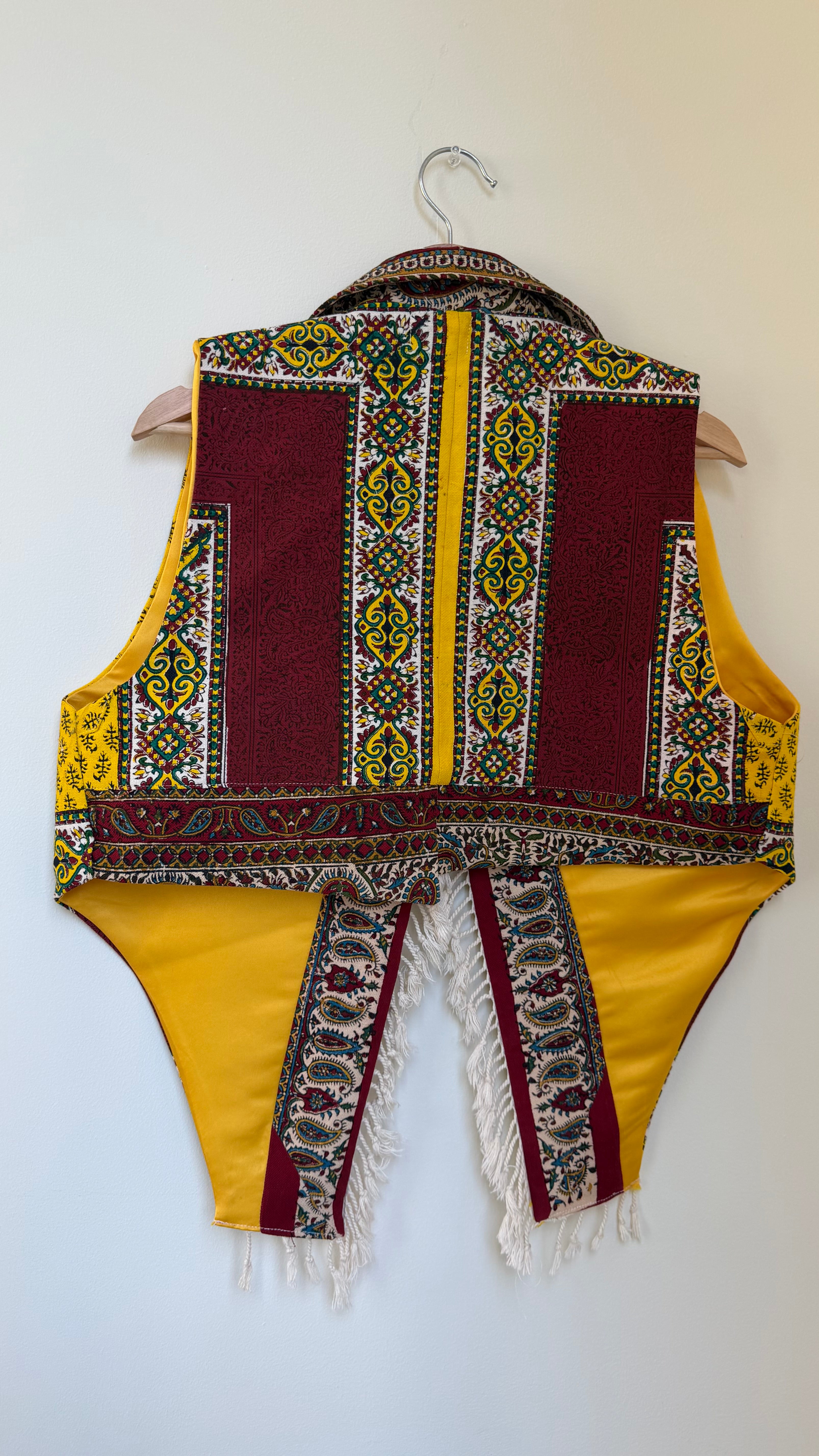 Naghshe Jahan Vest
