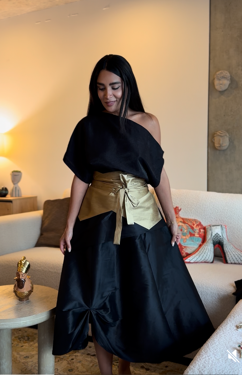 One-Shoulder Drape Top (black)