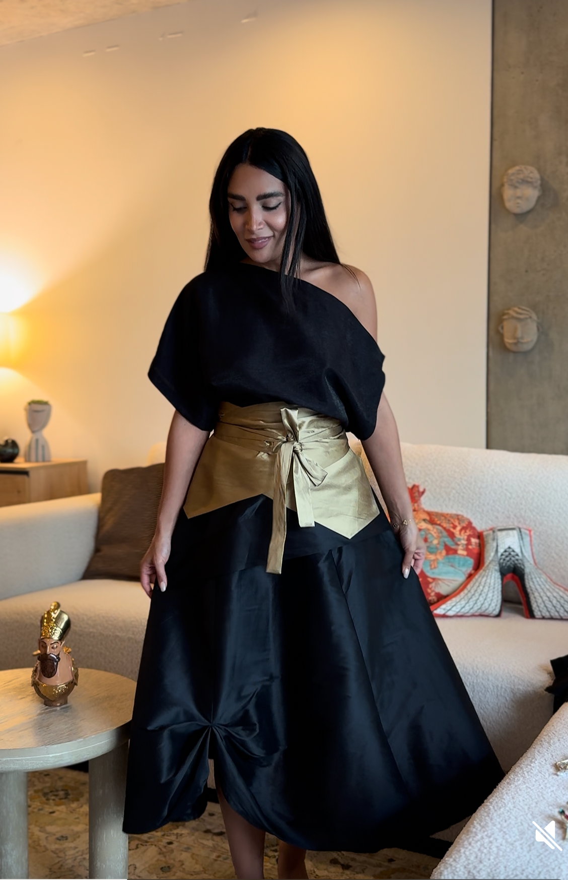 One-Shoulder Drape Top (black)