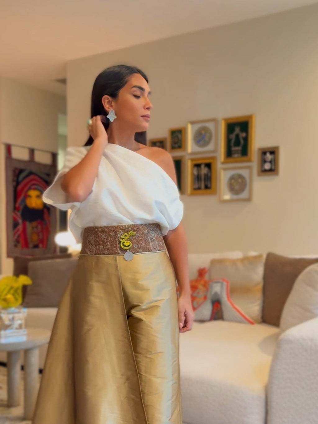 One-Shoulder Drape Top (white)