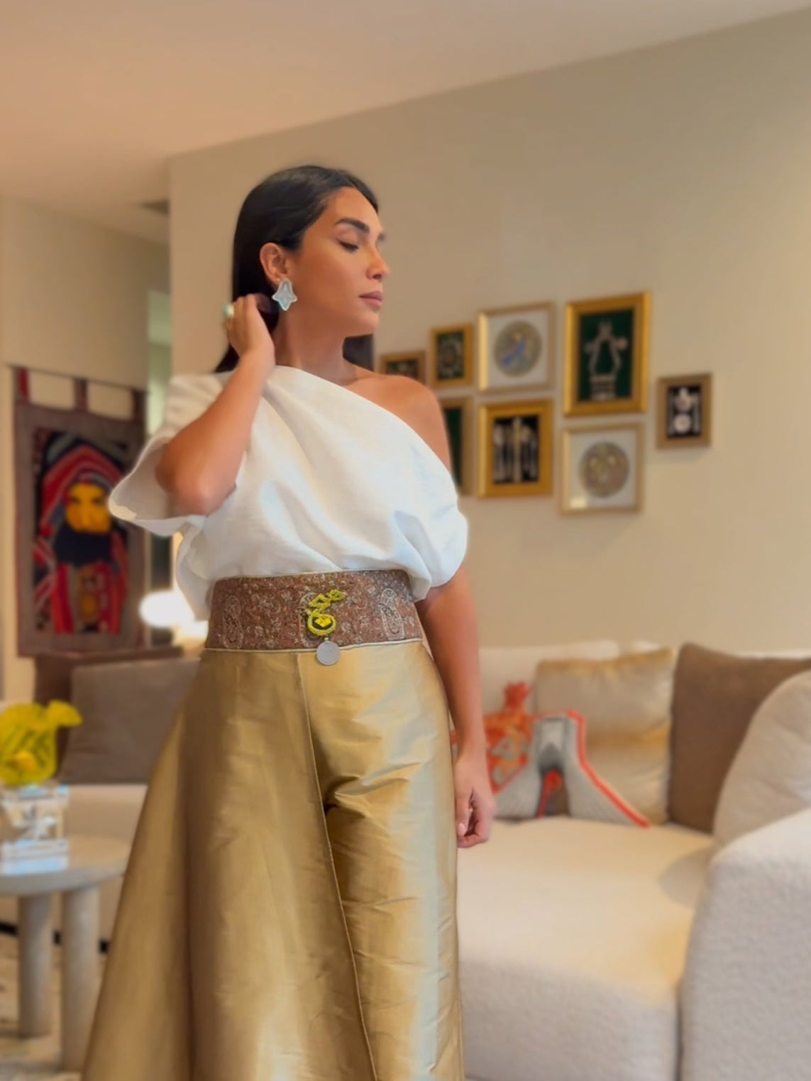 One-Shoulder Drape Top (white)